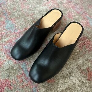 Nisolo Black Leather Mules Classic Slip-On Design